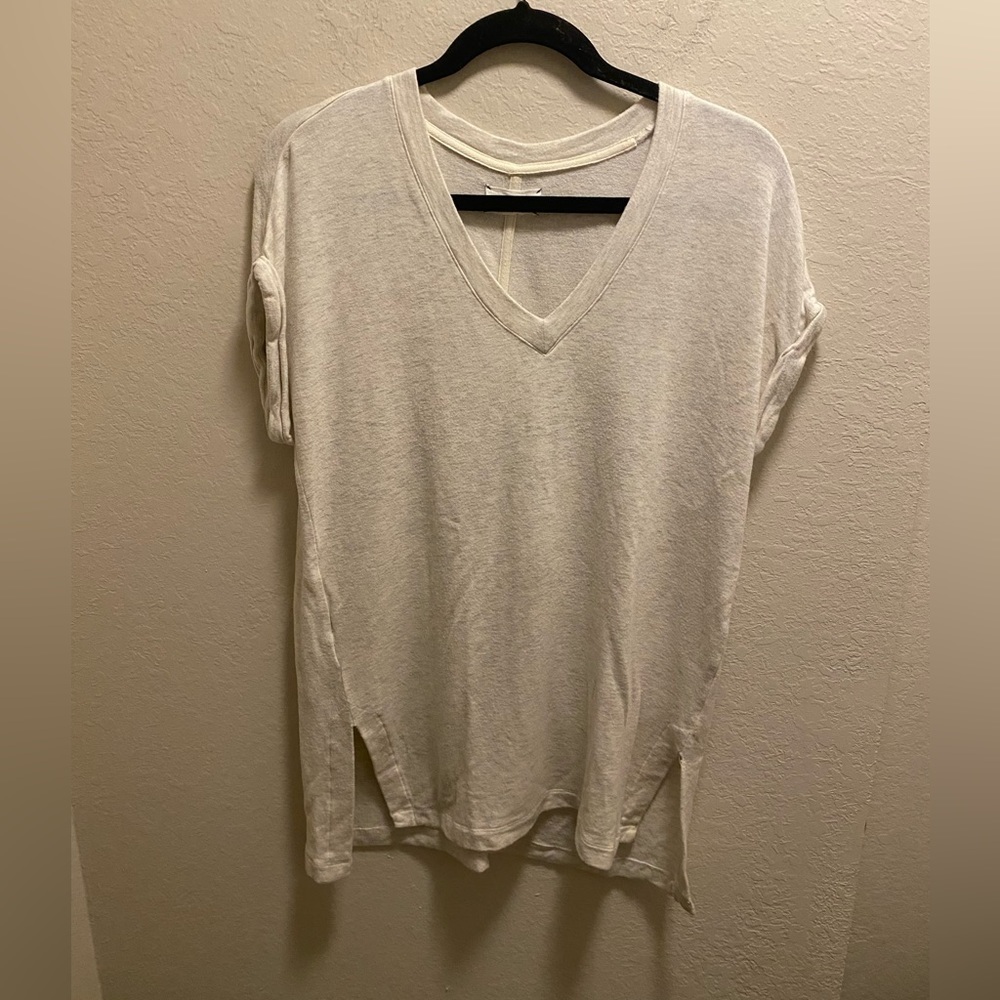 Lou & Grey Oatmeal Color V-Neck.